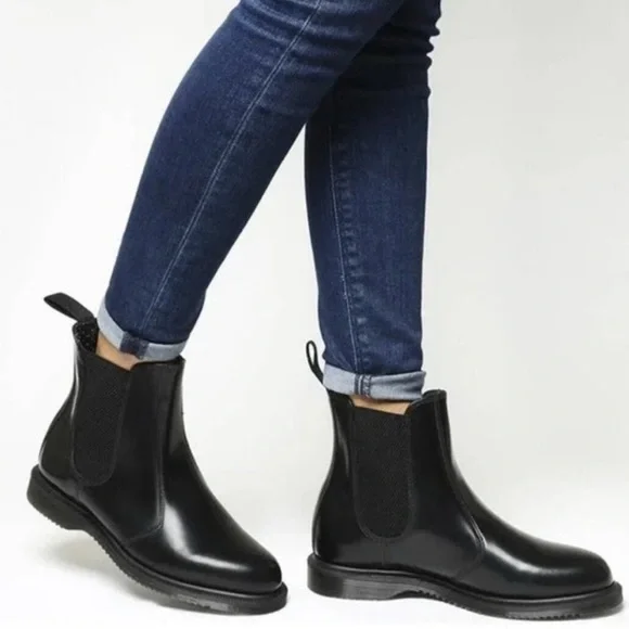 Dr. Martens Flora Sleek Black Chelsea Ankle Boots Brand New Sz 7 Leather - Picture 12 of 13